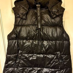 Bundle. 4 w/ 😇 symbol for 20% promo Michael Kors women’s XL hoodie puffer vest
